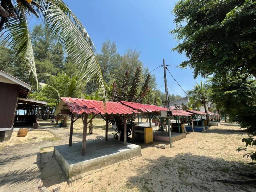 Dgeting Beach Resort Tumpat Eksteriør bilde